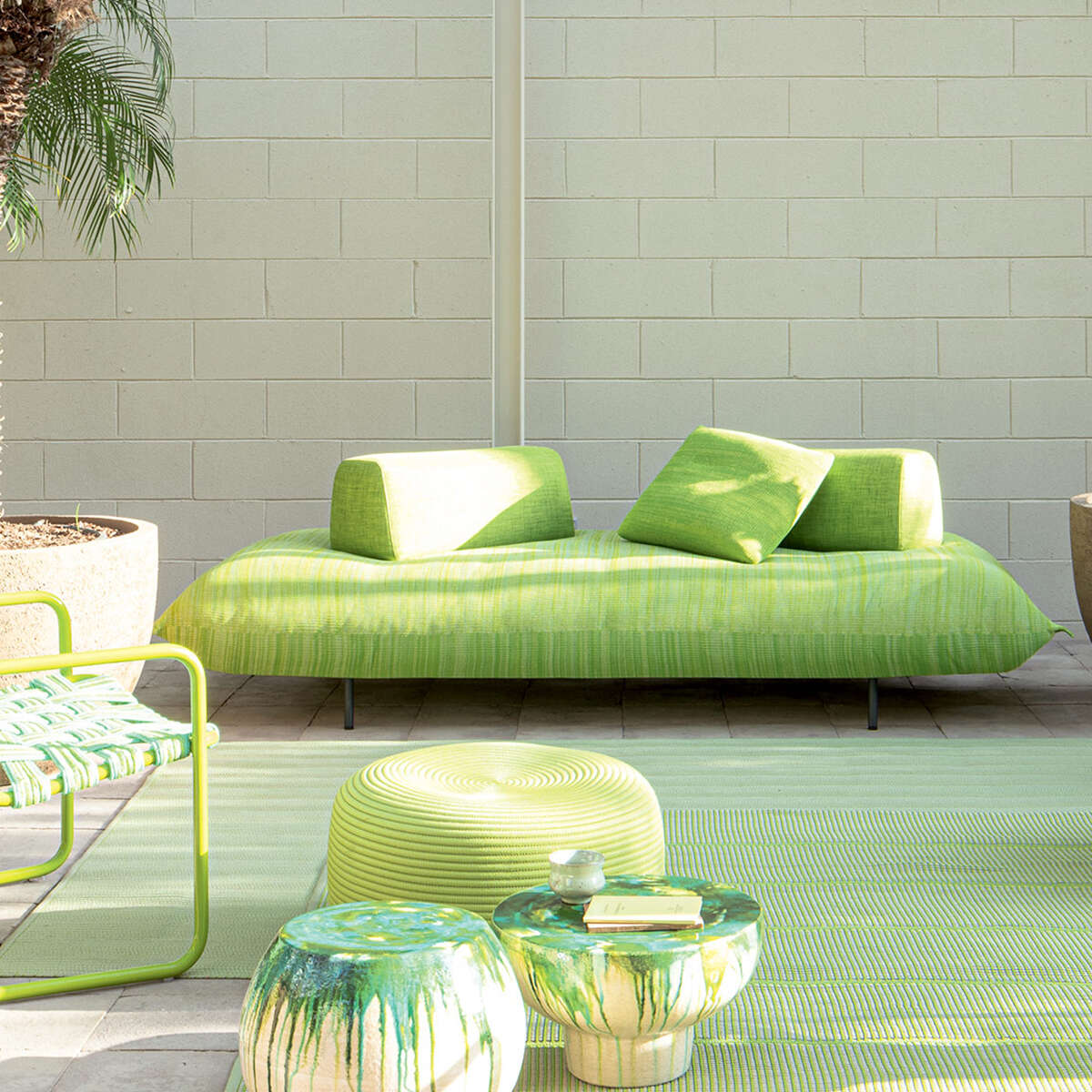 Paola Lenti Pod sofa amb Modern Garden Co